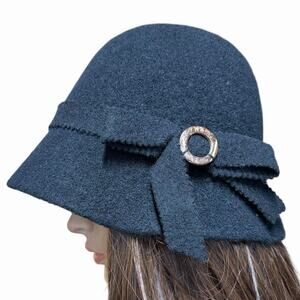 Black Felt Cloche Hat Women’s Vintage 1920s Style Winter Bucket Bow Accent